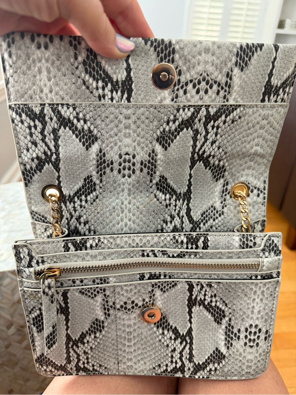 Snake-Print Chain Shoulder Bag in Black & White - Picture 2 of 2